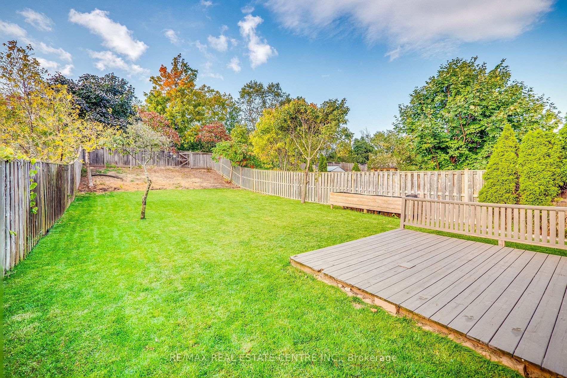 118 Mowat Cres