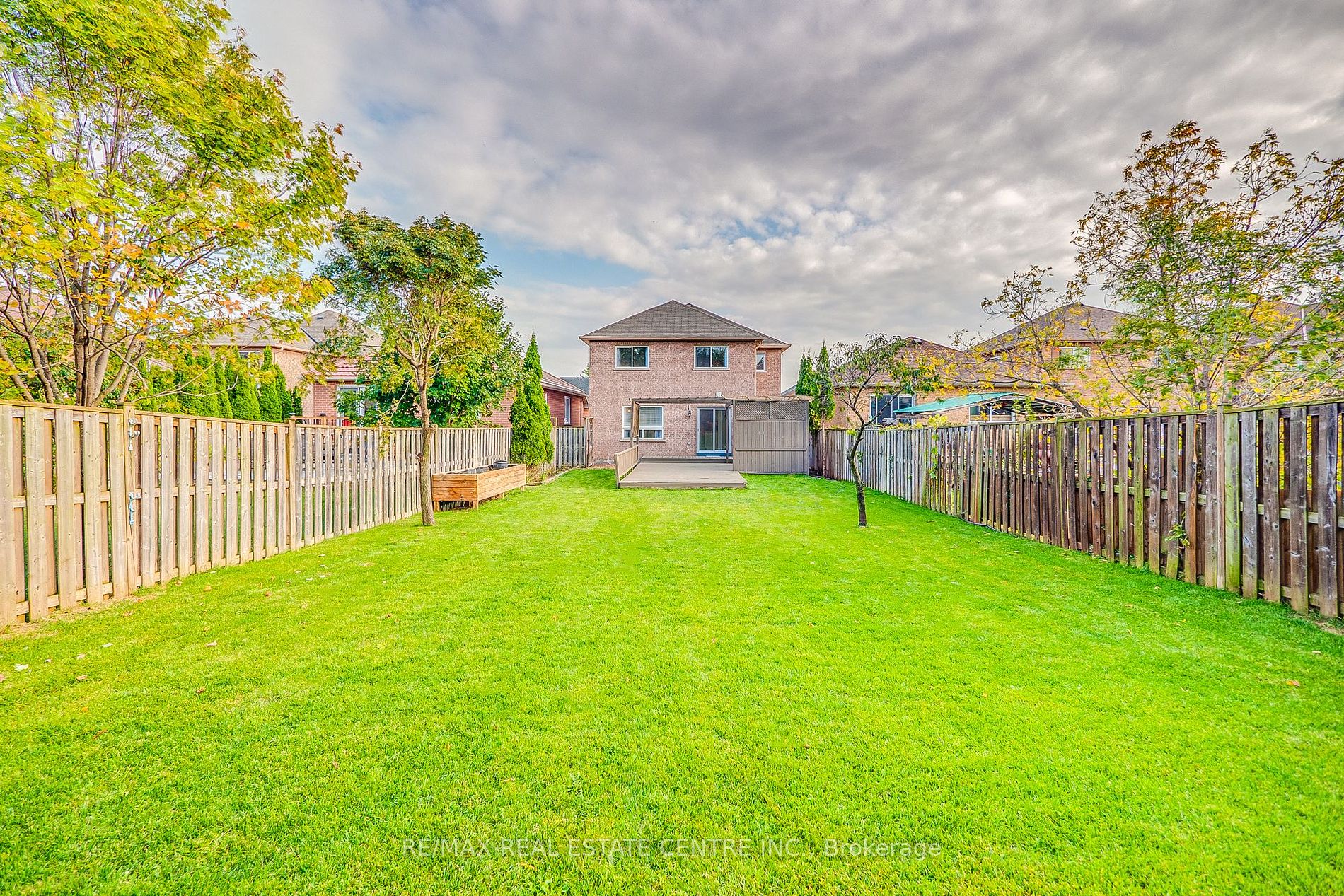 118 Mowat Cres