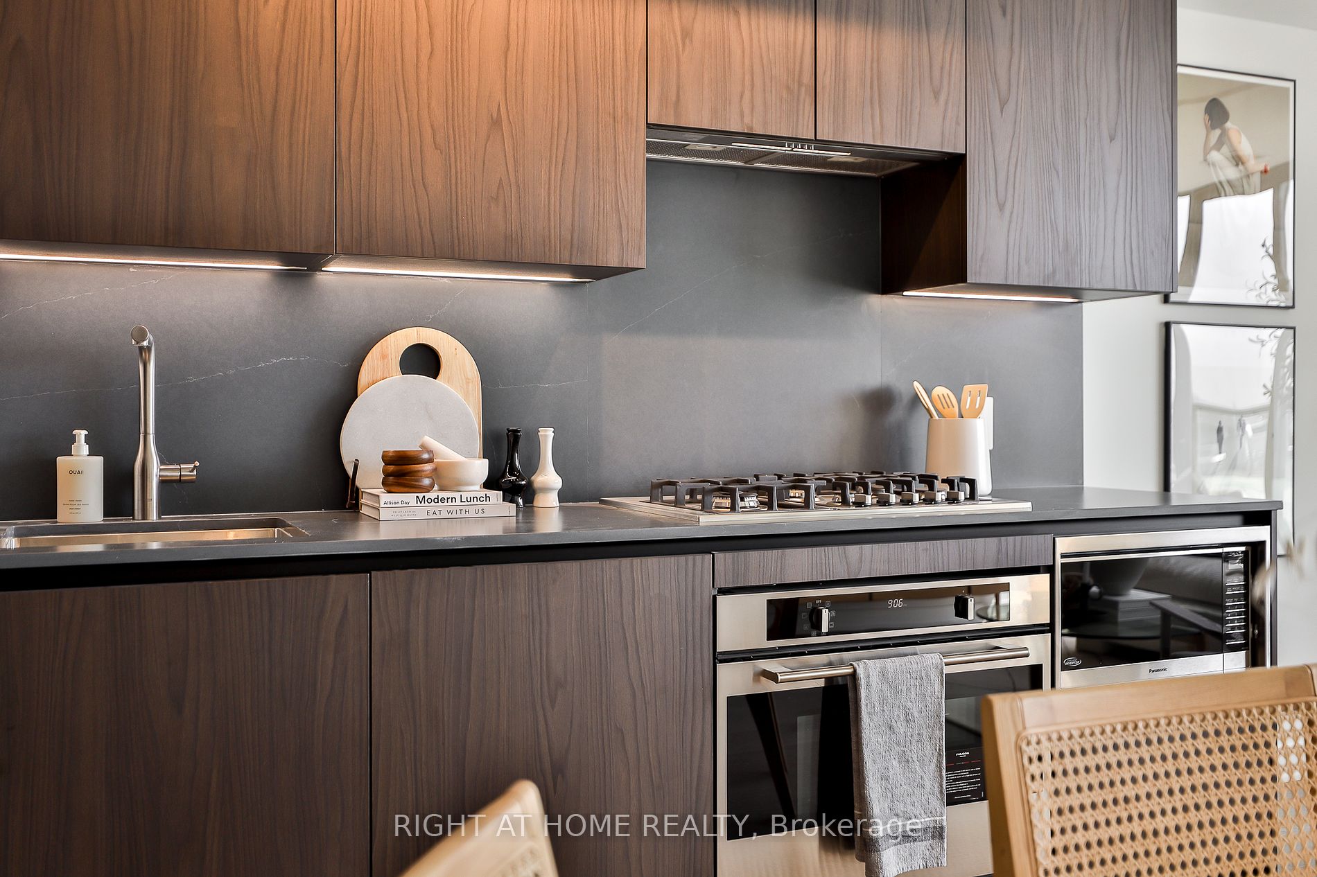 2720 Dundas Street W #524