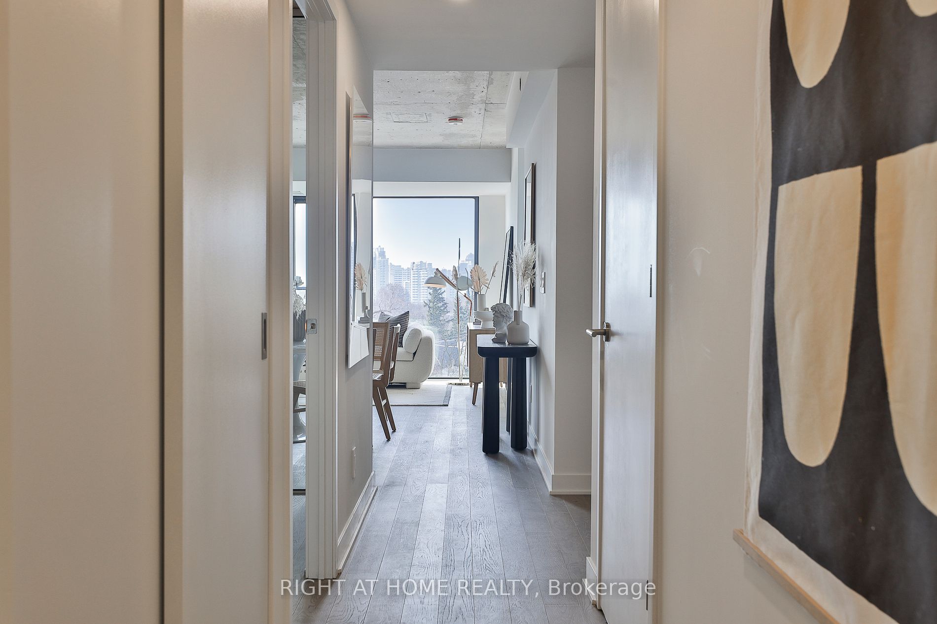 2720 Dundas Street W #524
