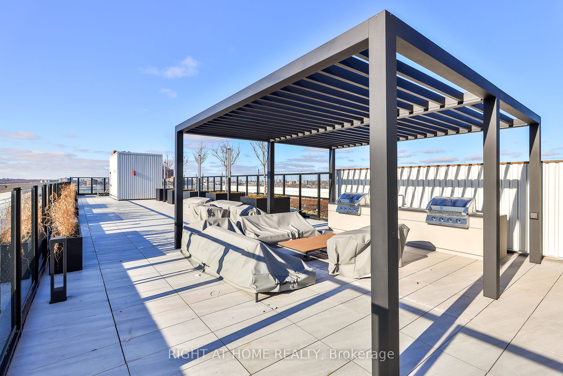 2720 Dundas Street W #524