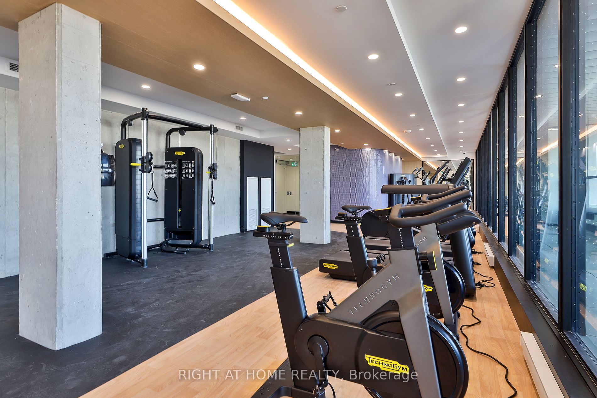 2720 Dundas Street W #524