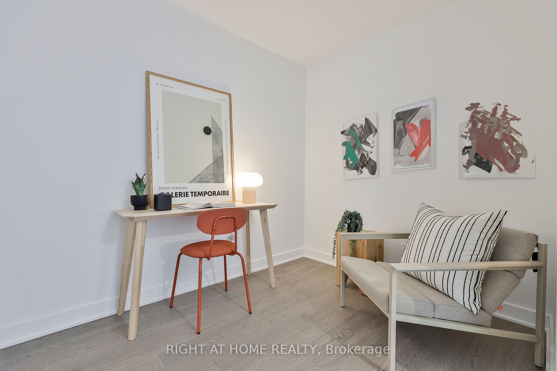 2720 Dundas Street W #524