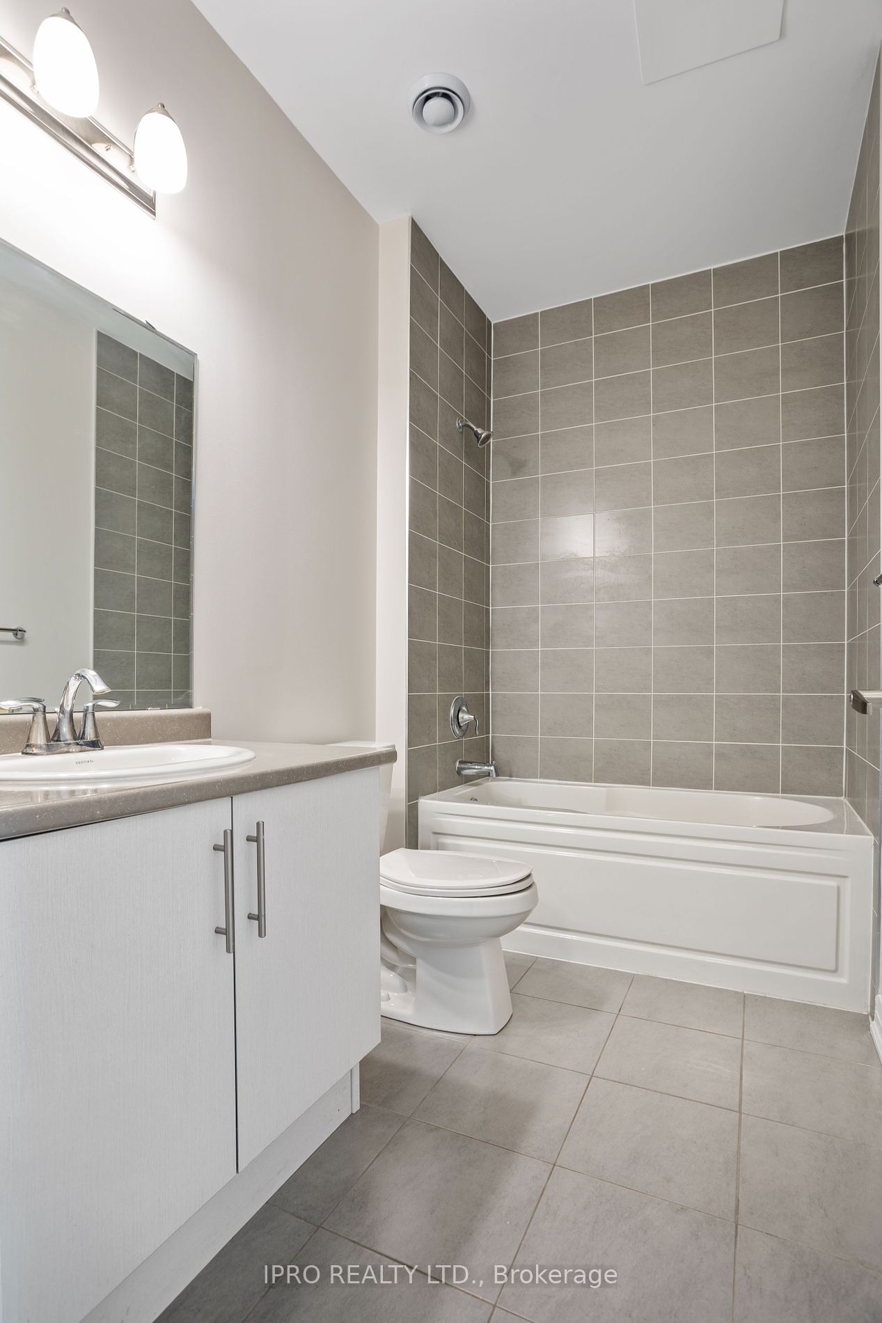 128 Grovewood Common, #614