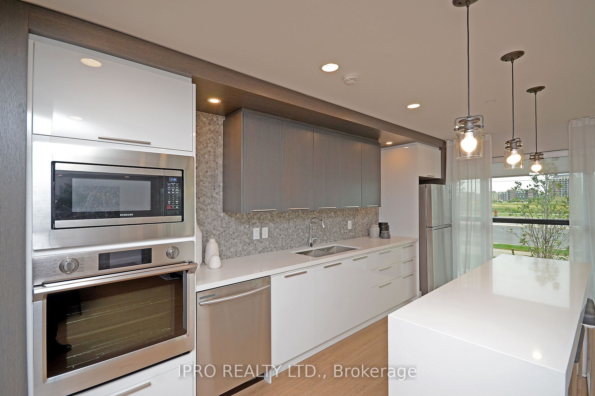 128 Grovewood Common, #614