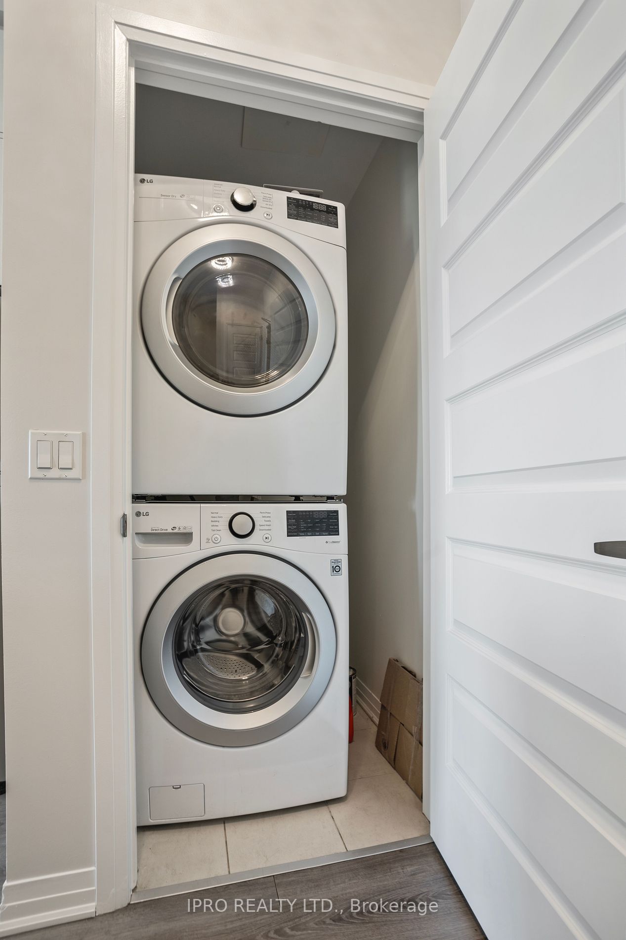 128 Grovewood Common, #614