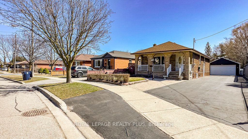 429 Lanor Ave