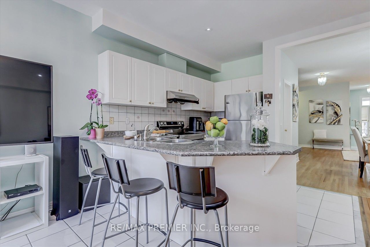 926 Ledbury Cres
