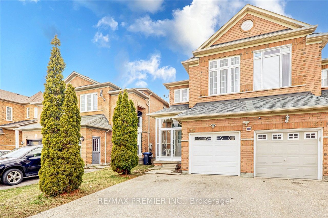 926 Ledbury Cres