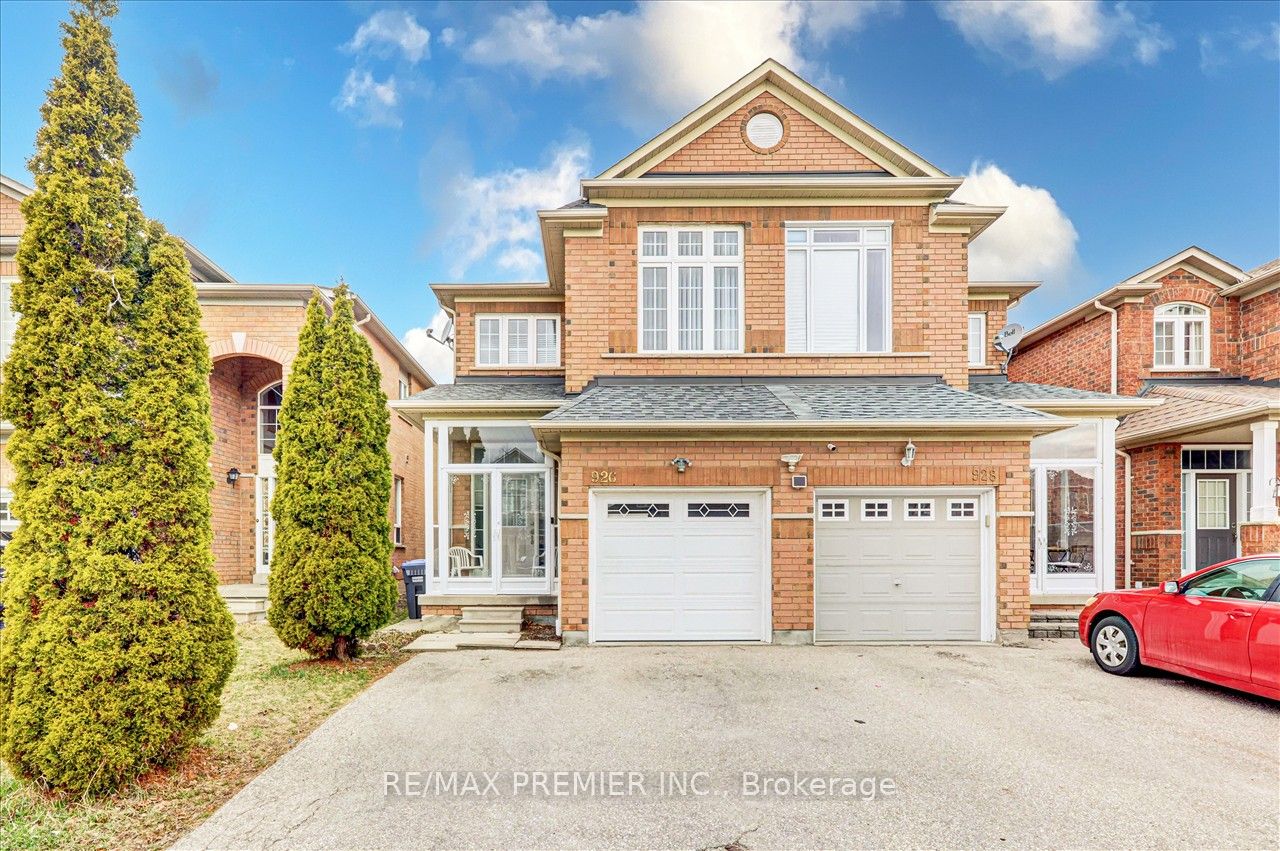 926 Ledbury Cres