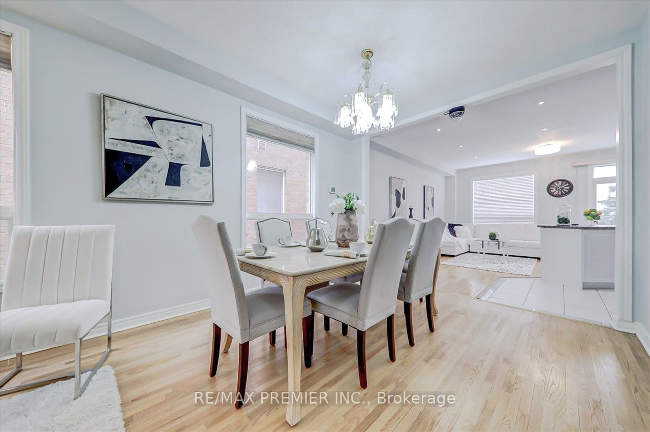 926 Ledbury Cres