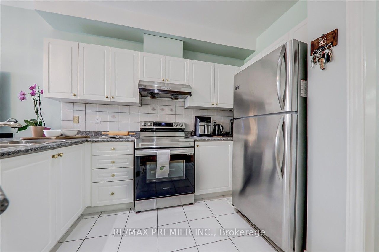 926 Ledbury Cres