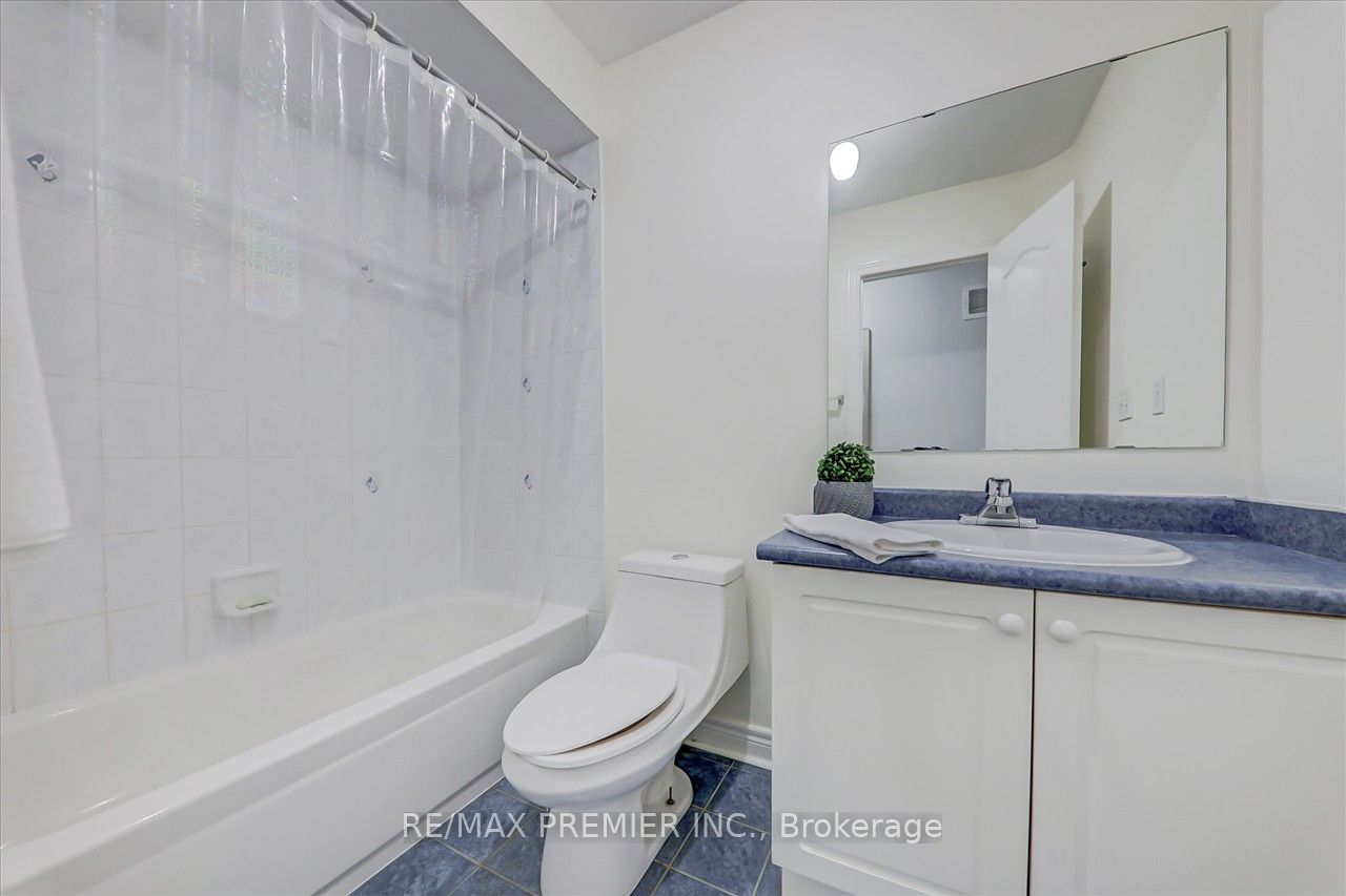 926 Ledbury Cres