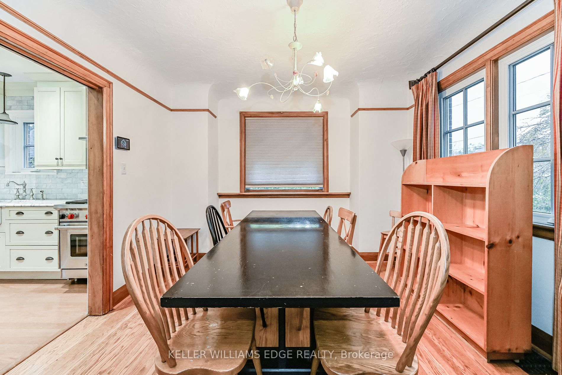 978 North Shore Boulevard W