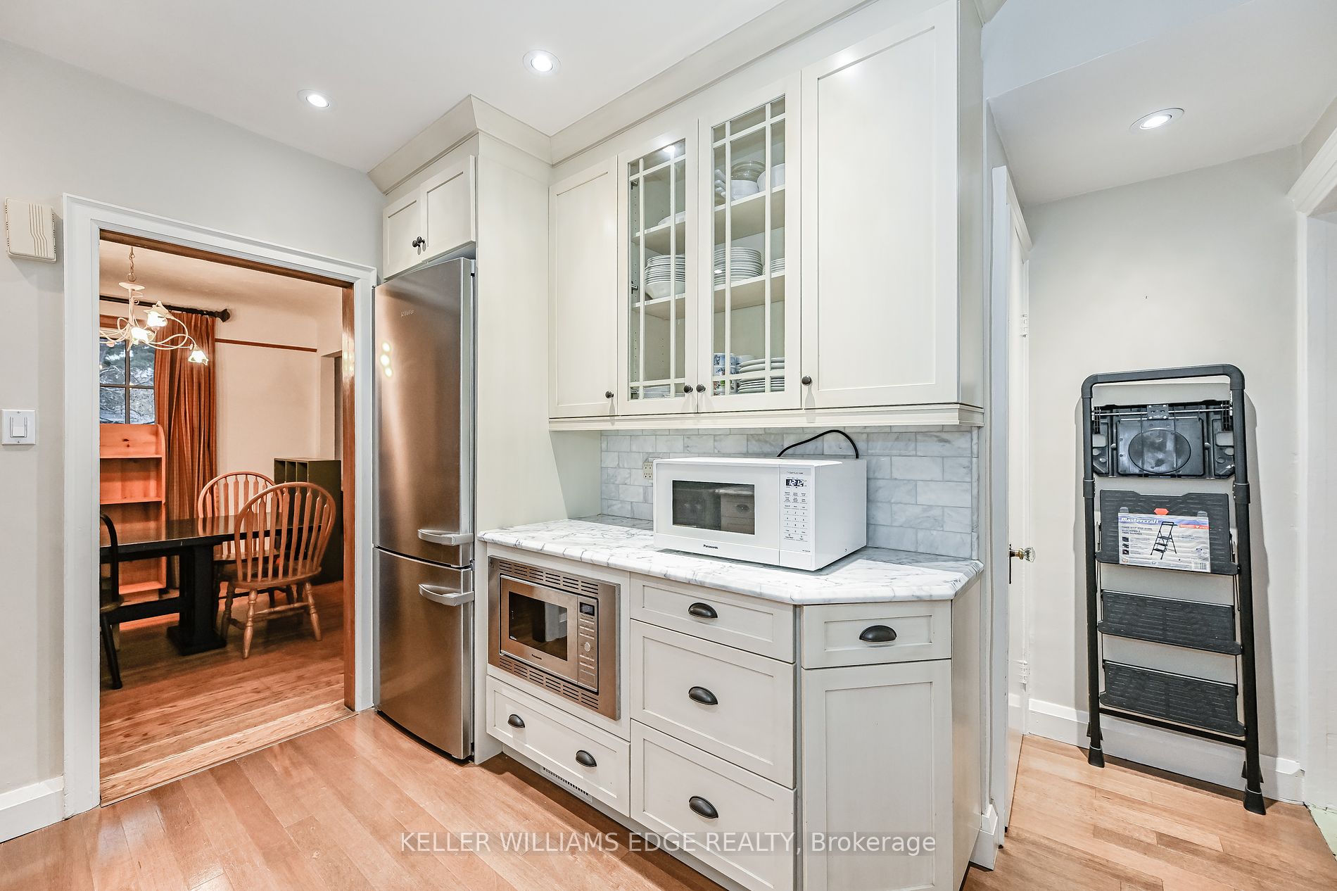 978 North Shore Boulevard W