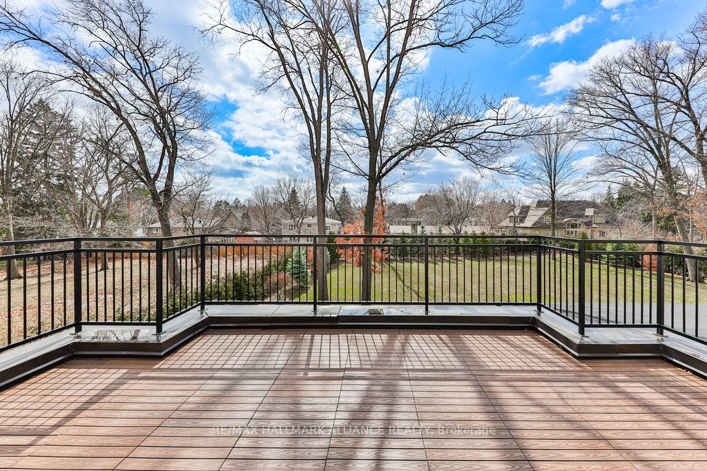 2280 Doulton Dr