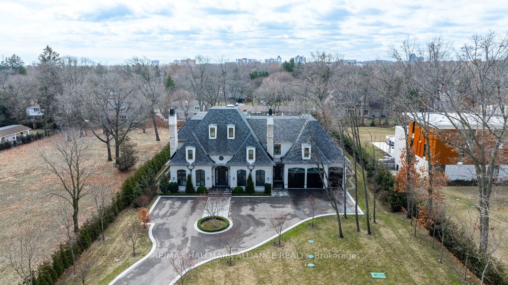2280 Doulton Dr