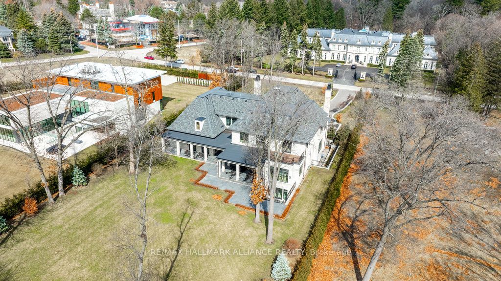 2280 Doulton Dr