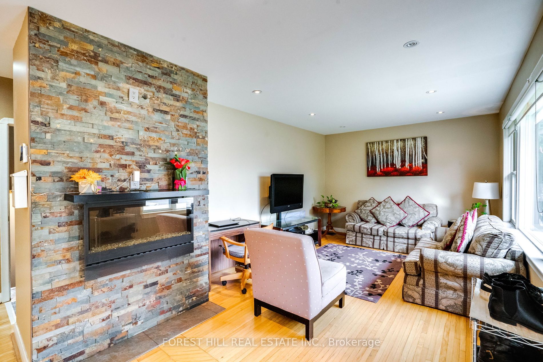 12 Glen Agar Drive