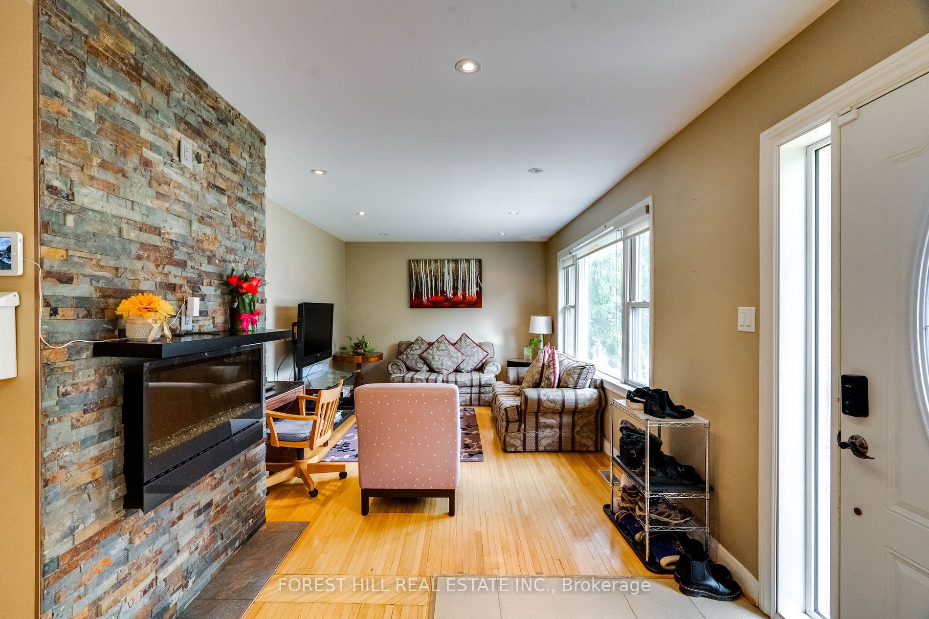 12 Glen Agar Drive