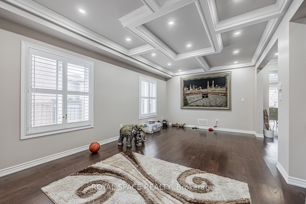 21 Belgium Crescent