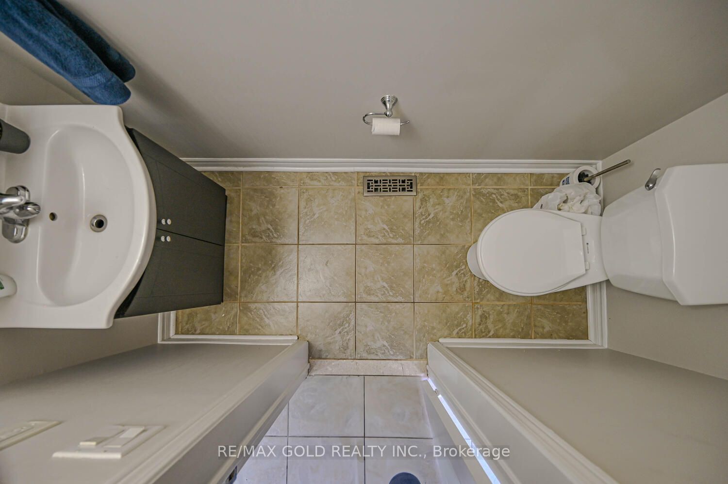 24 Softneedle Ave