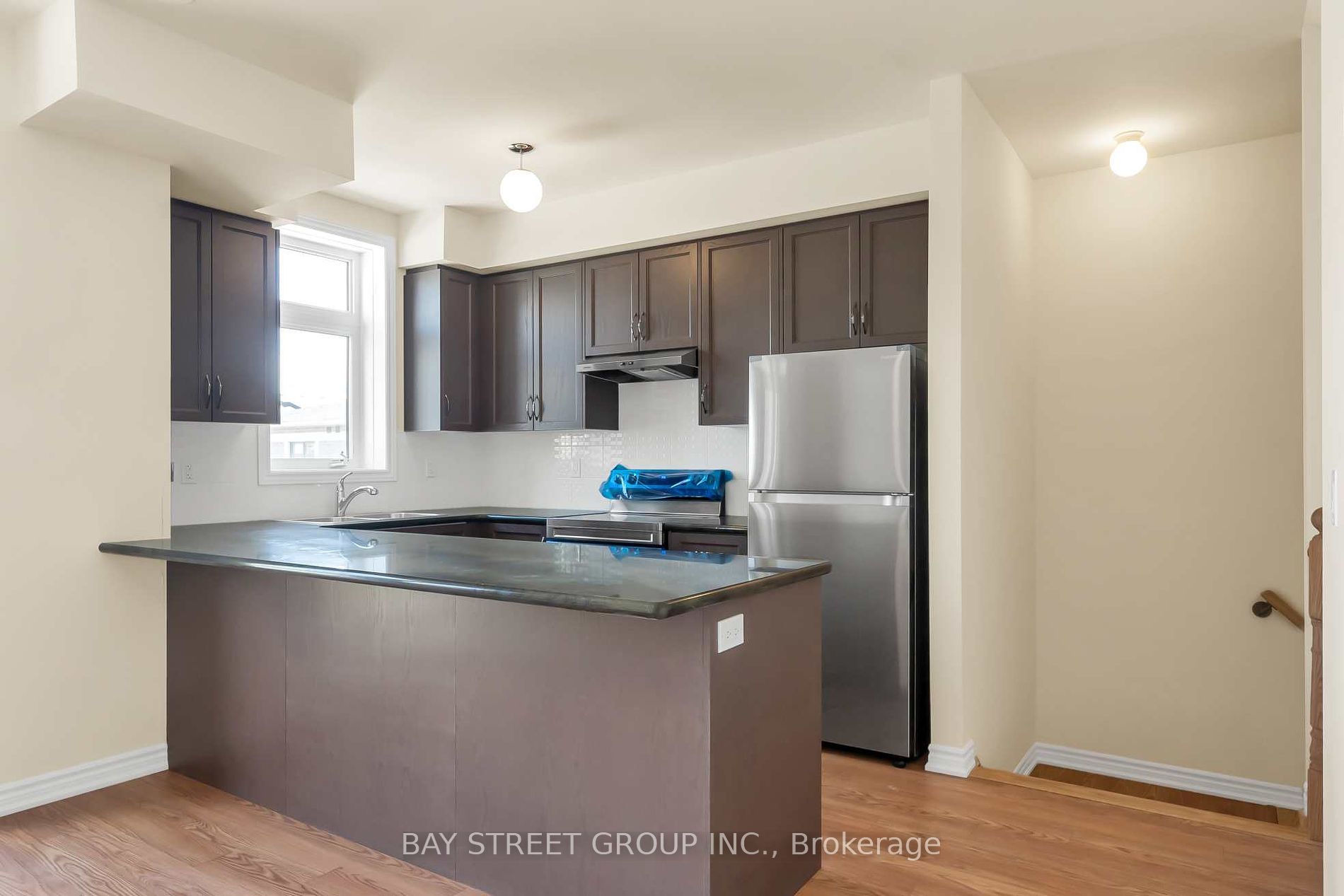 10 Halliford Pl, #313