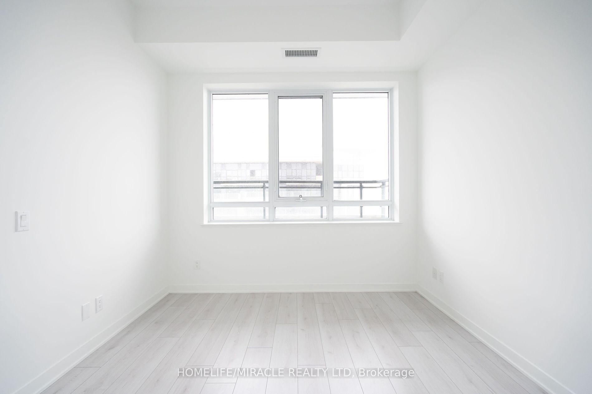 405 Dundas Street W, #LPH12