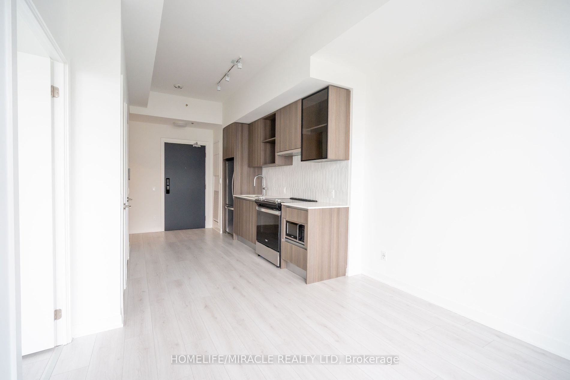 405 Dundas Street W, #LPH12
