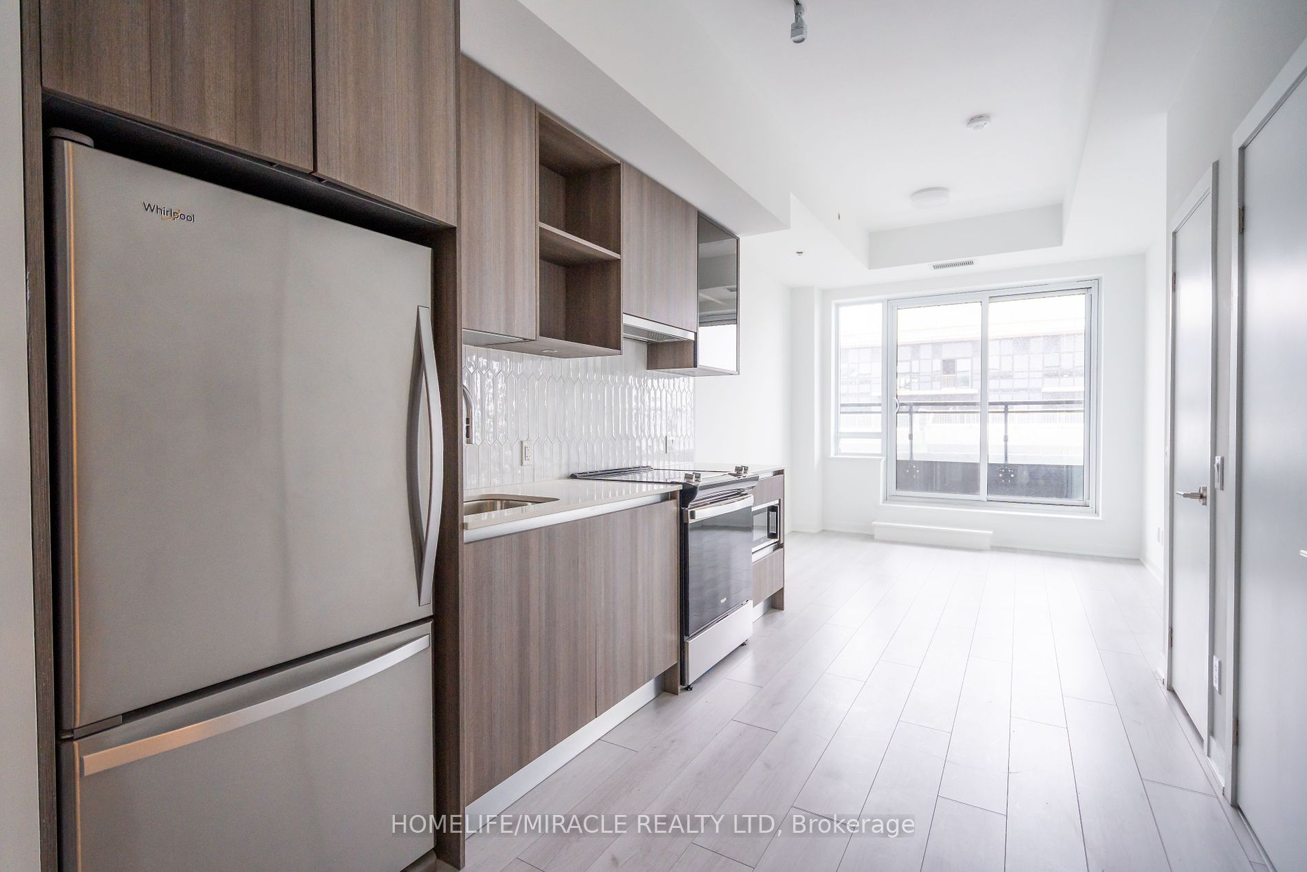 405 Dundas Street W, #LPH12