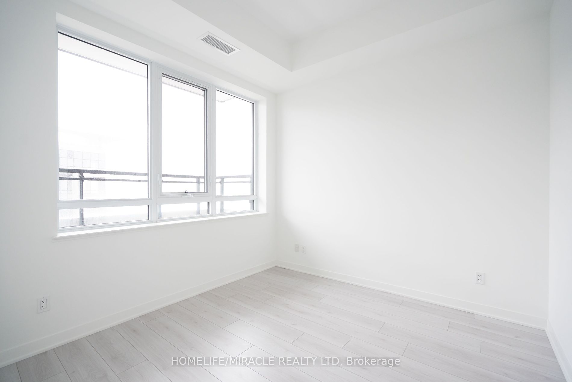405 Dundas Street W, #LPH12