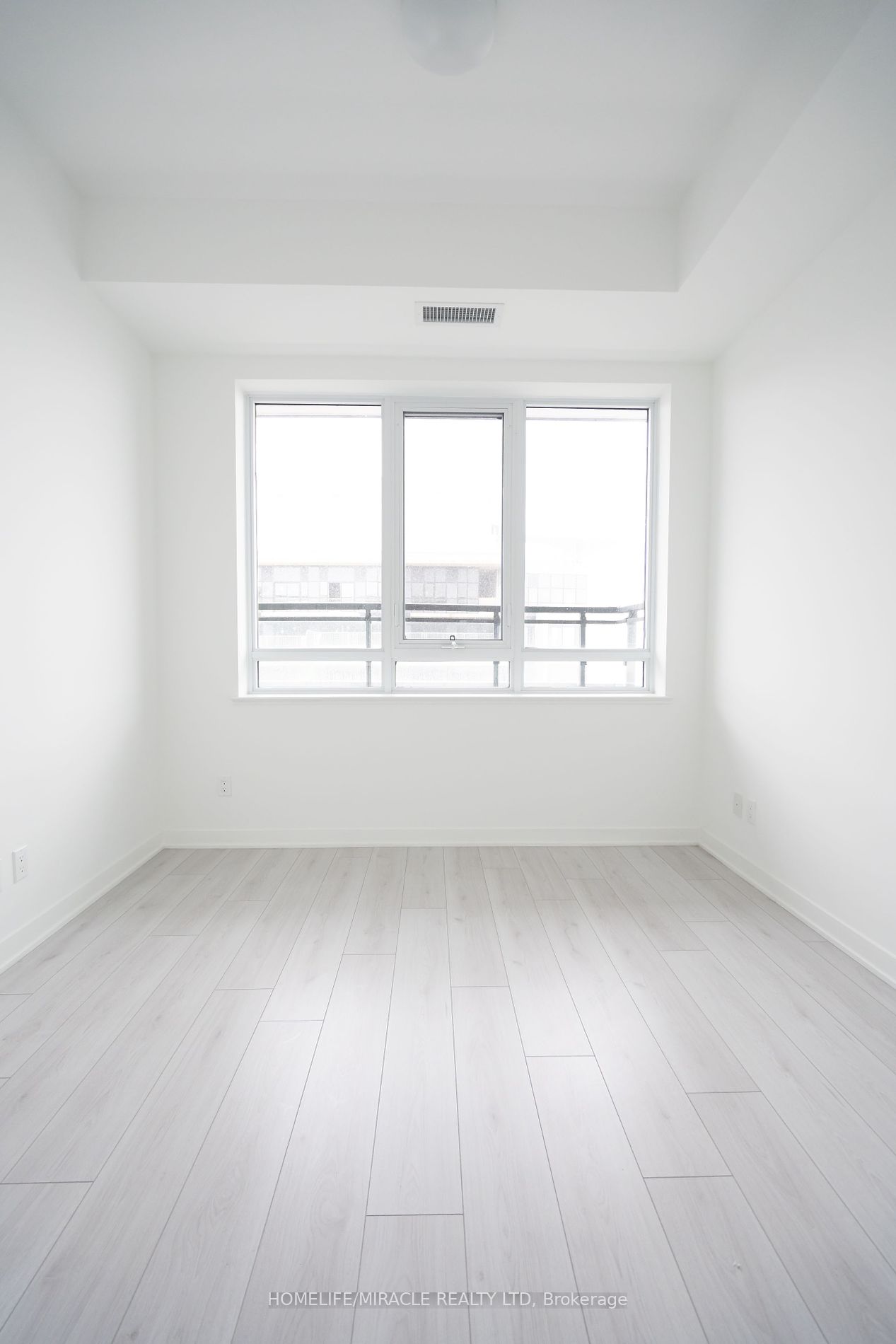 405 Dundas Street W, #LPH12