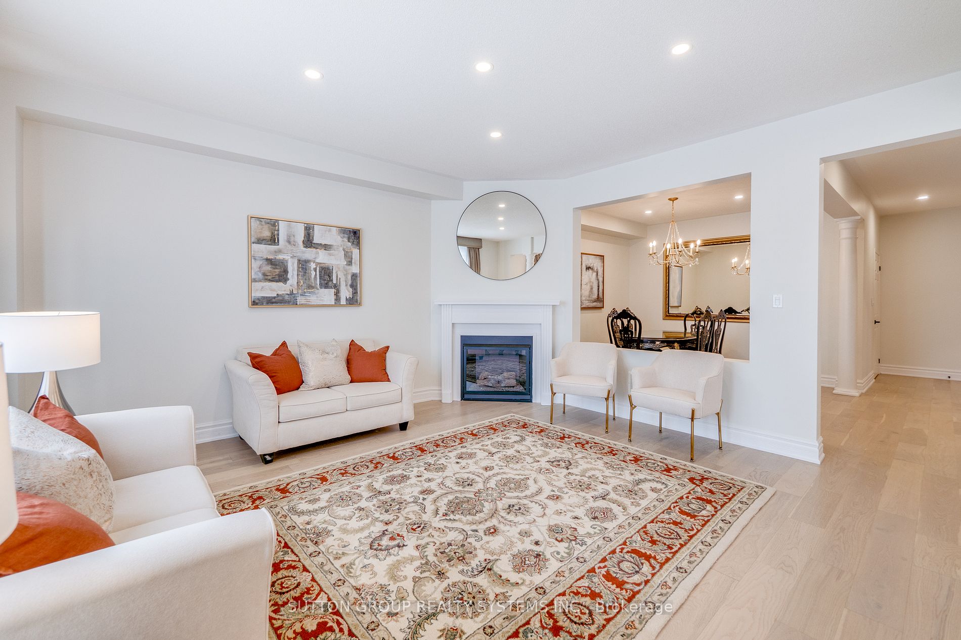 889 Stoutt Cres
