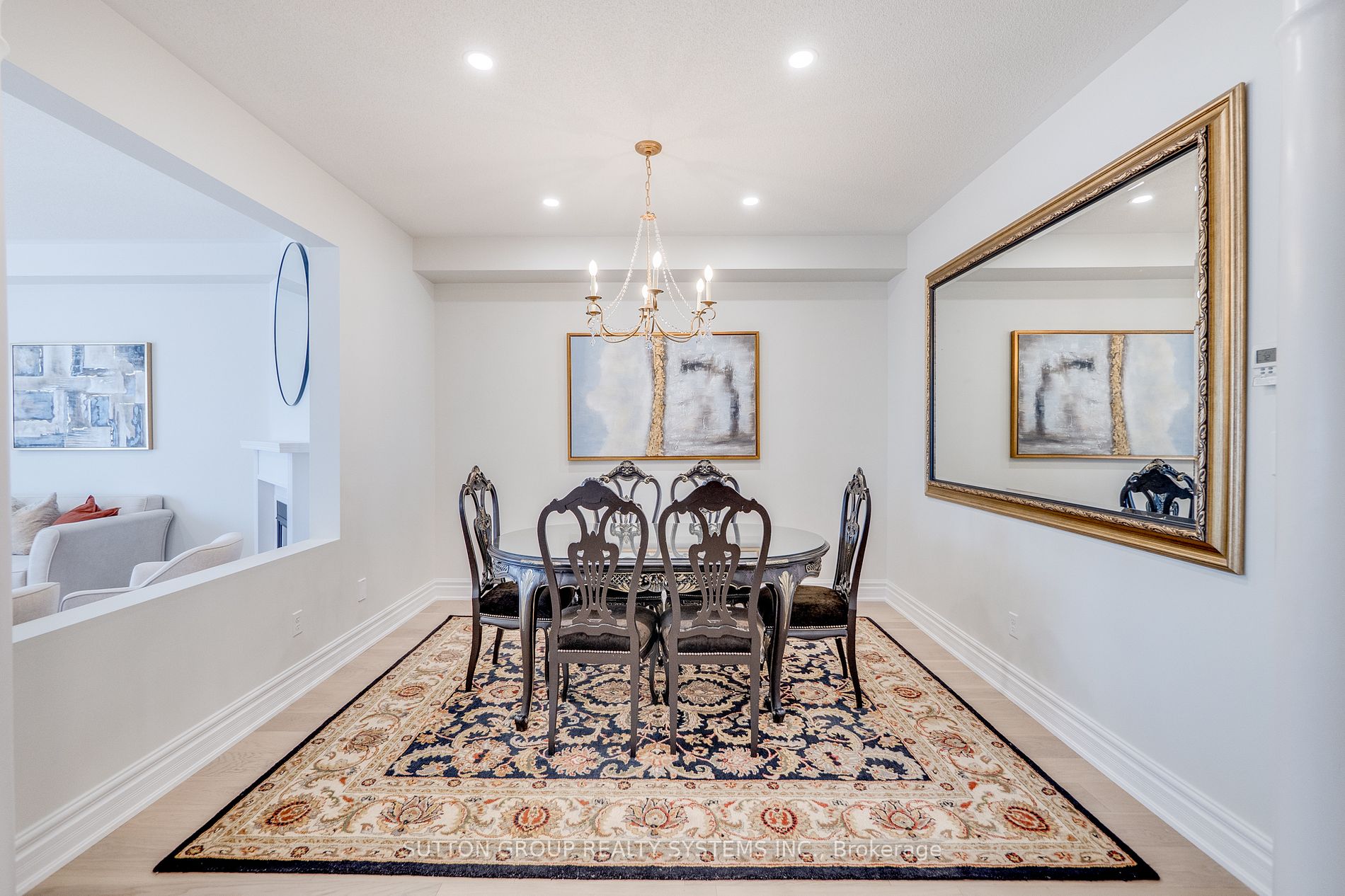 889 Stoutt Cres