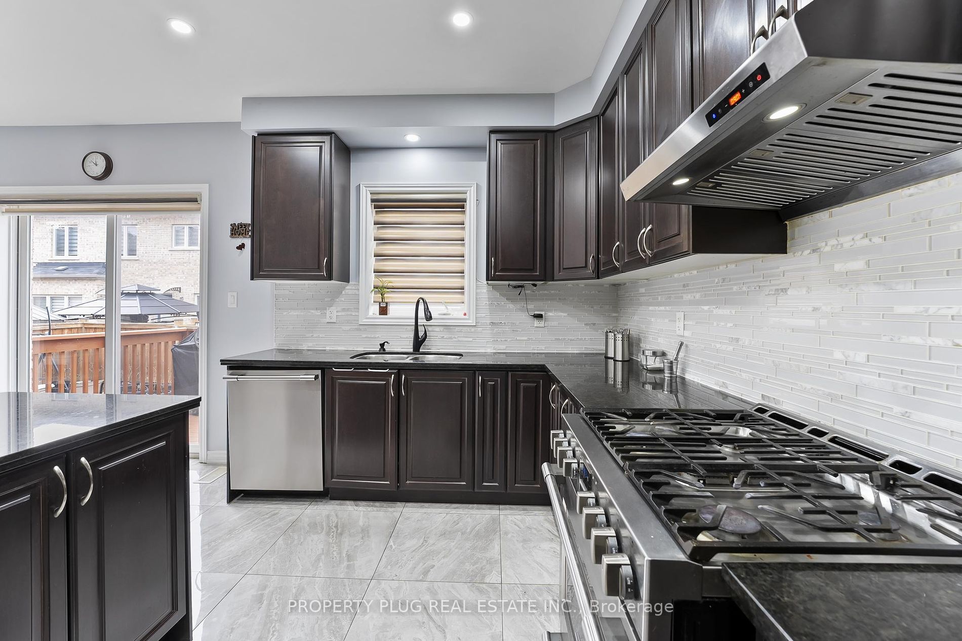 25 Hammerhead Road