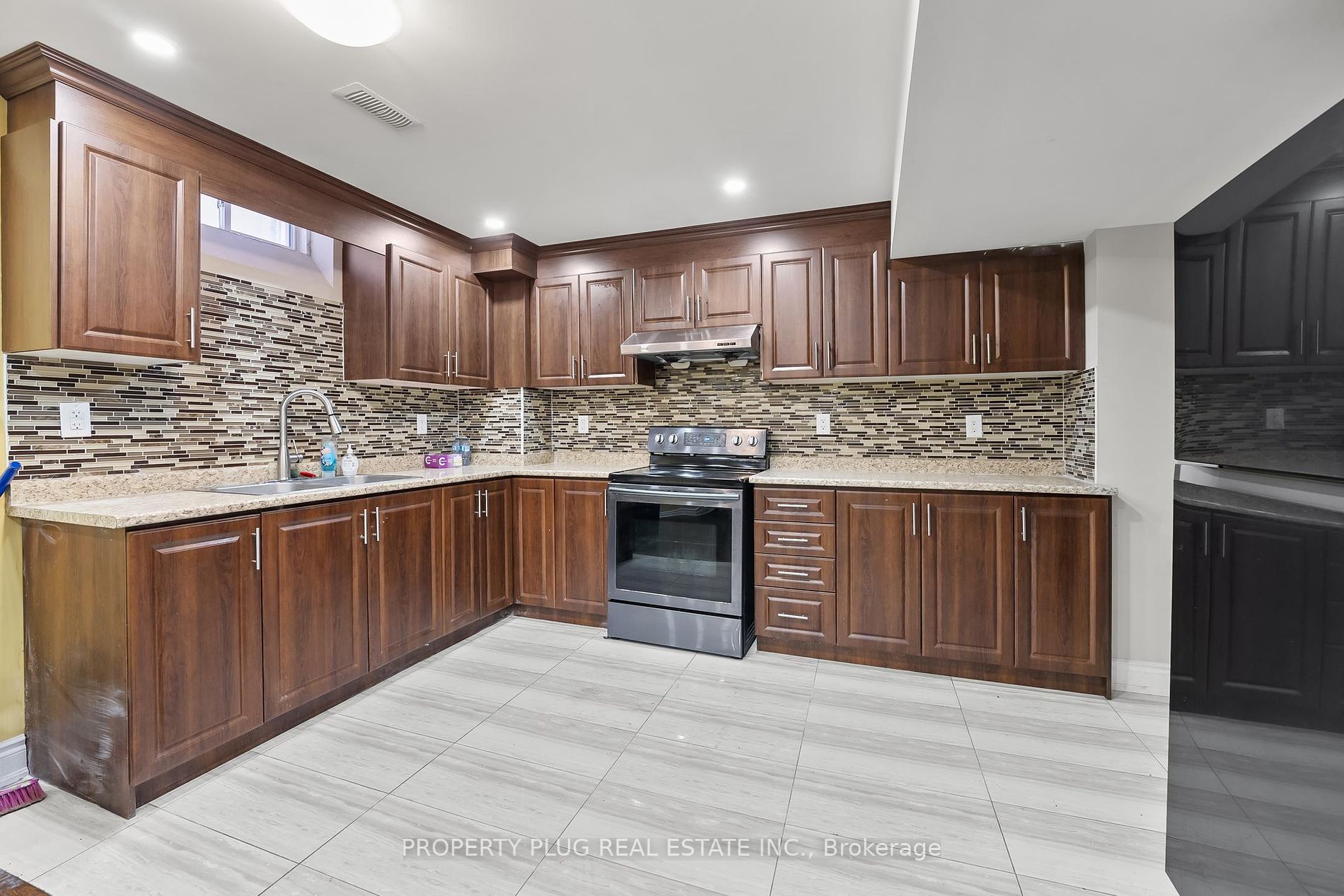 25 Hammerhead Road