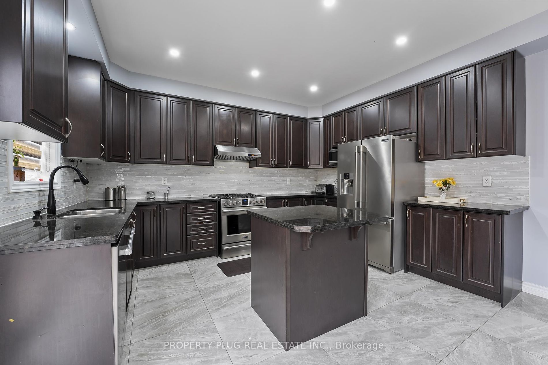 25 Hammerhead Road
