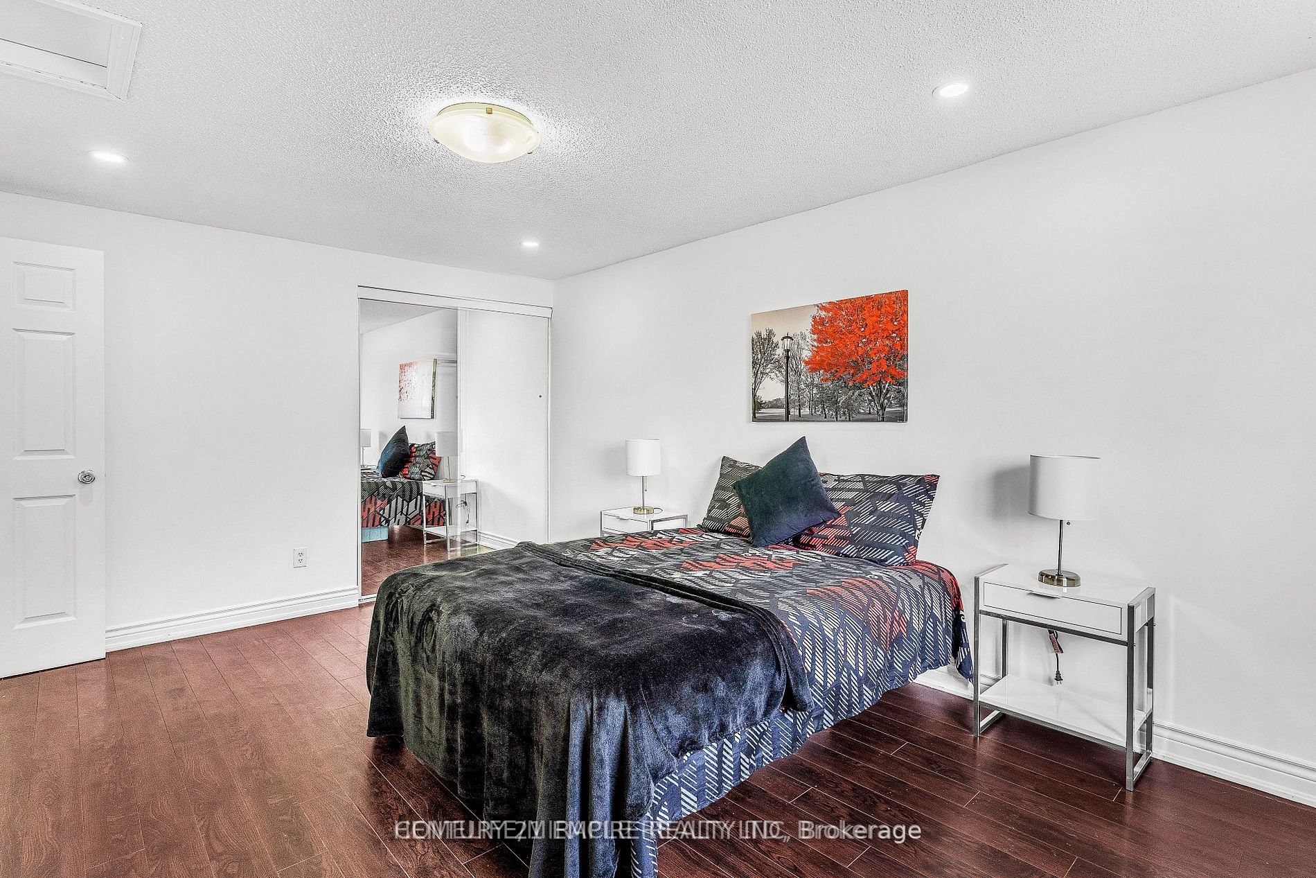 87 Sandmere Ave