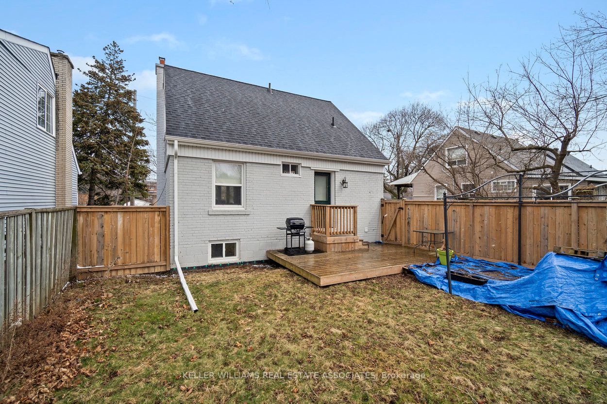 10 Joseph St