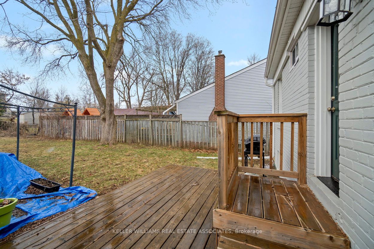 10 Joseph St