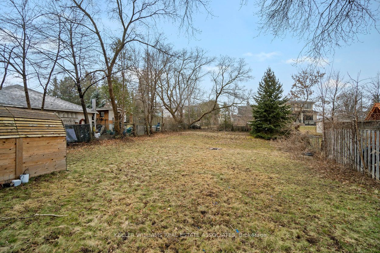 10 Joseph St
