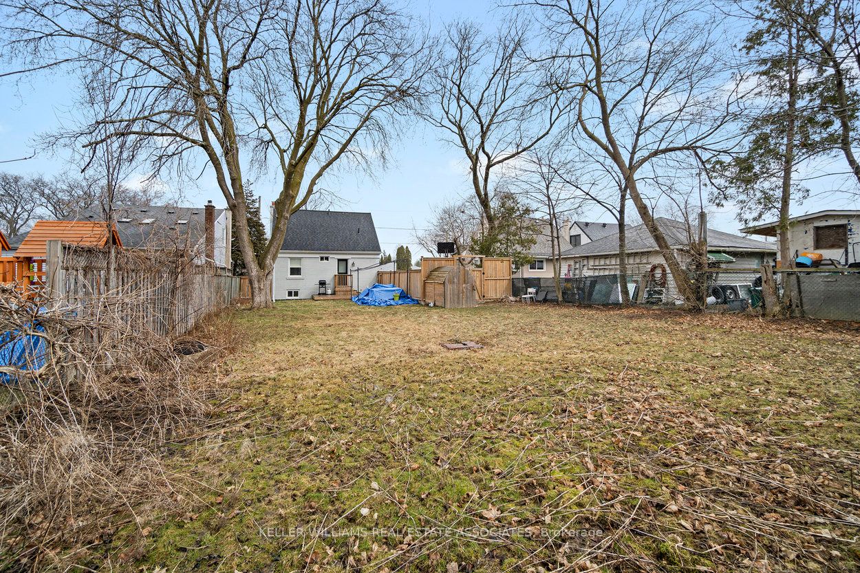 10 Joseph St