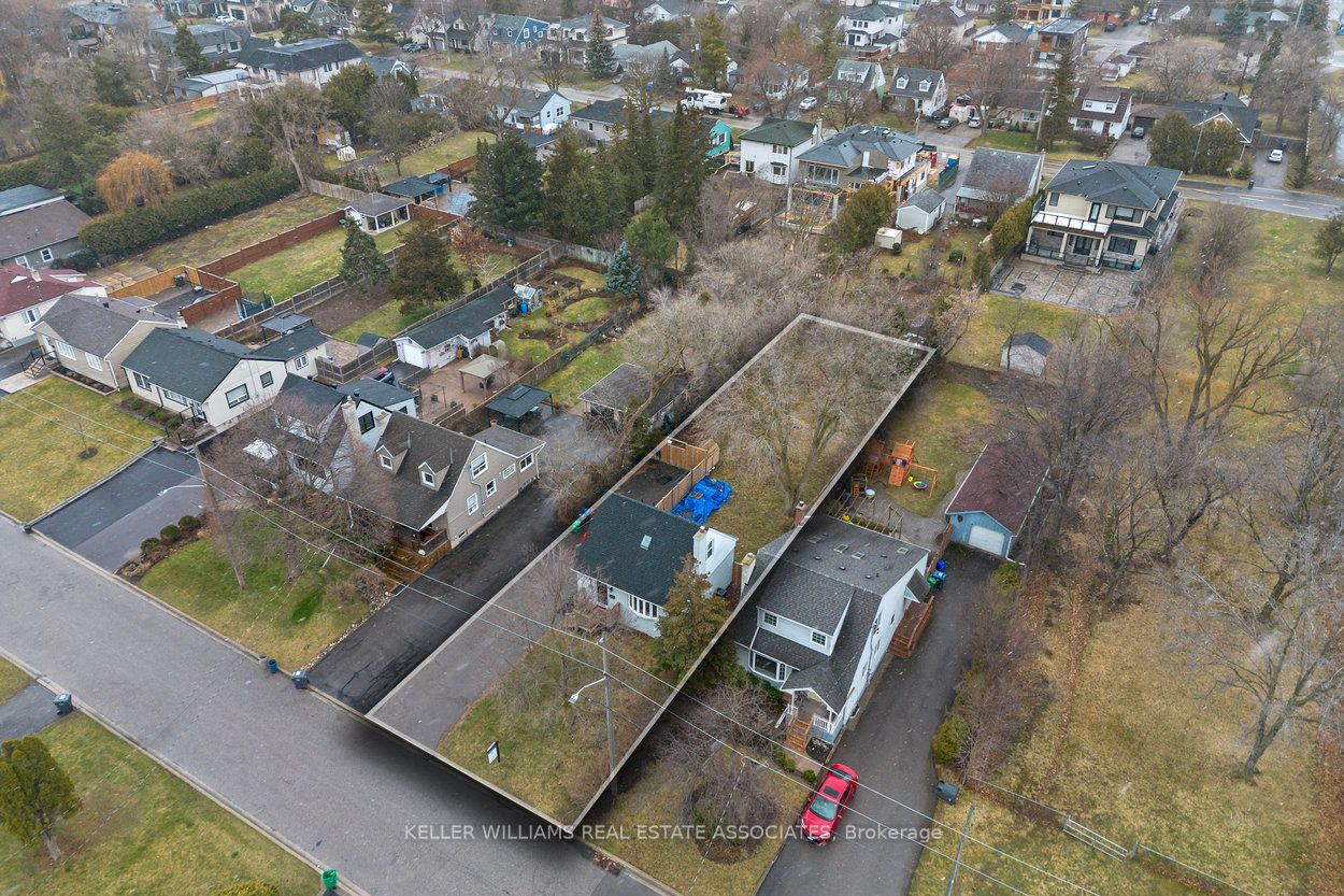 10 Joseph St