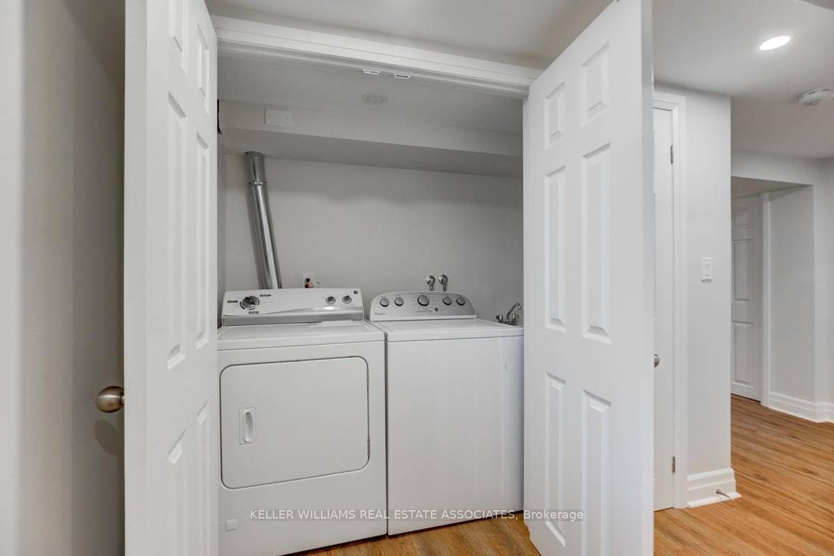 10 Joseph St