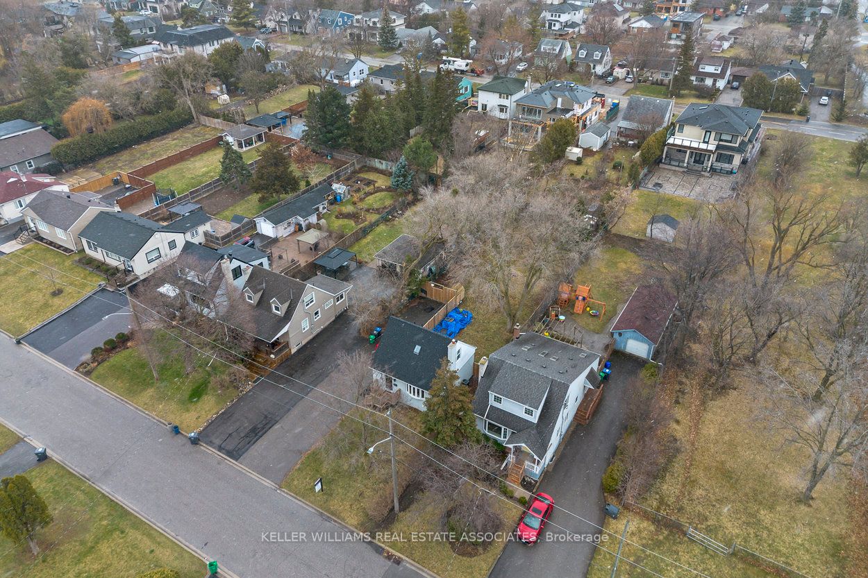 10 Joseph St