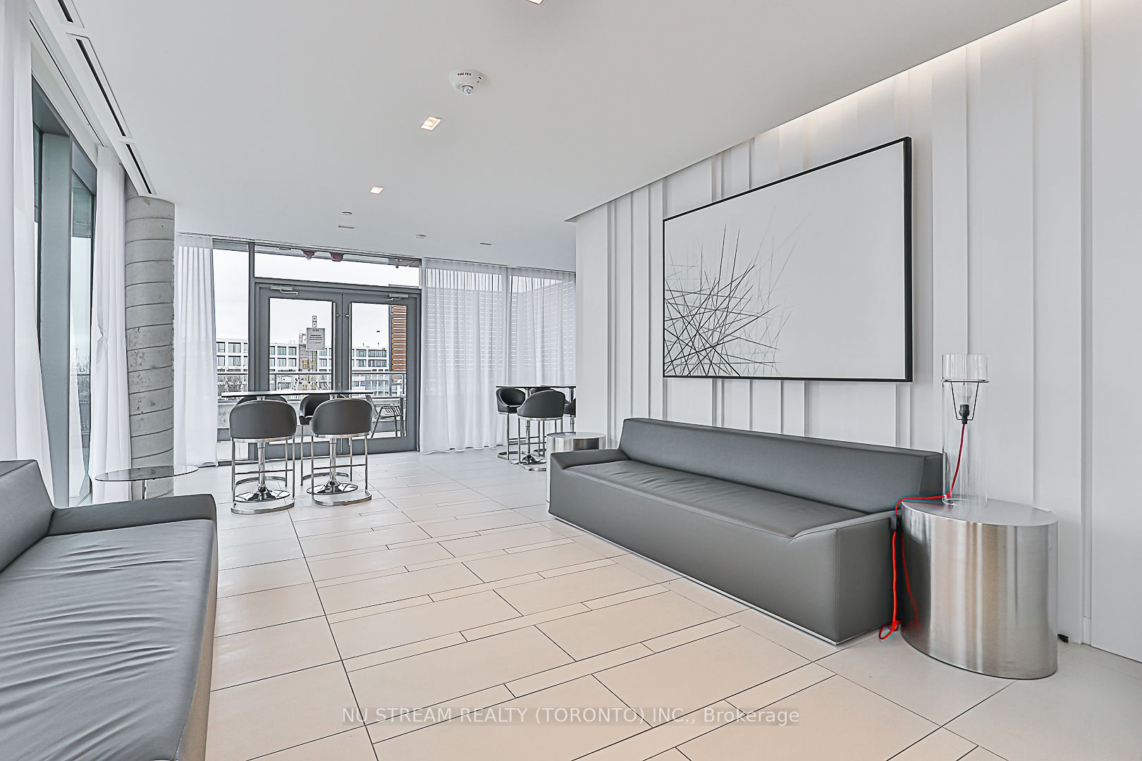 10 De Boers Dr, #Th04