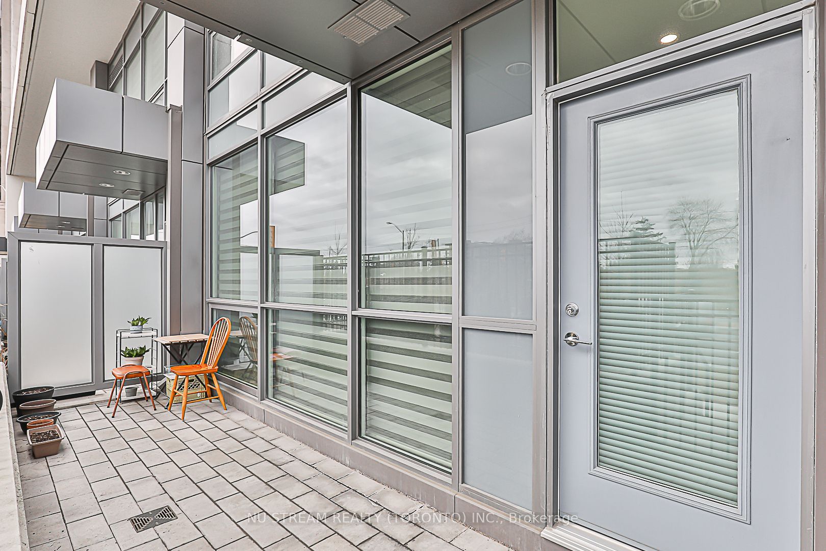 10 De Boers Dr, #Th04