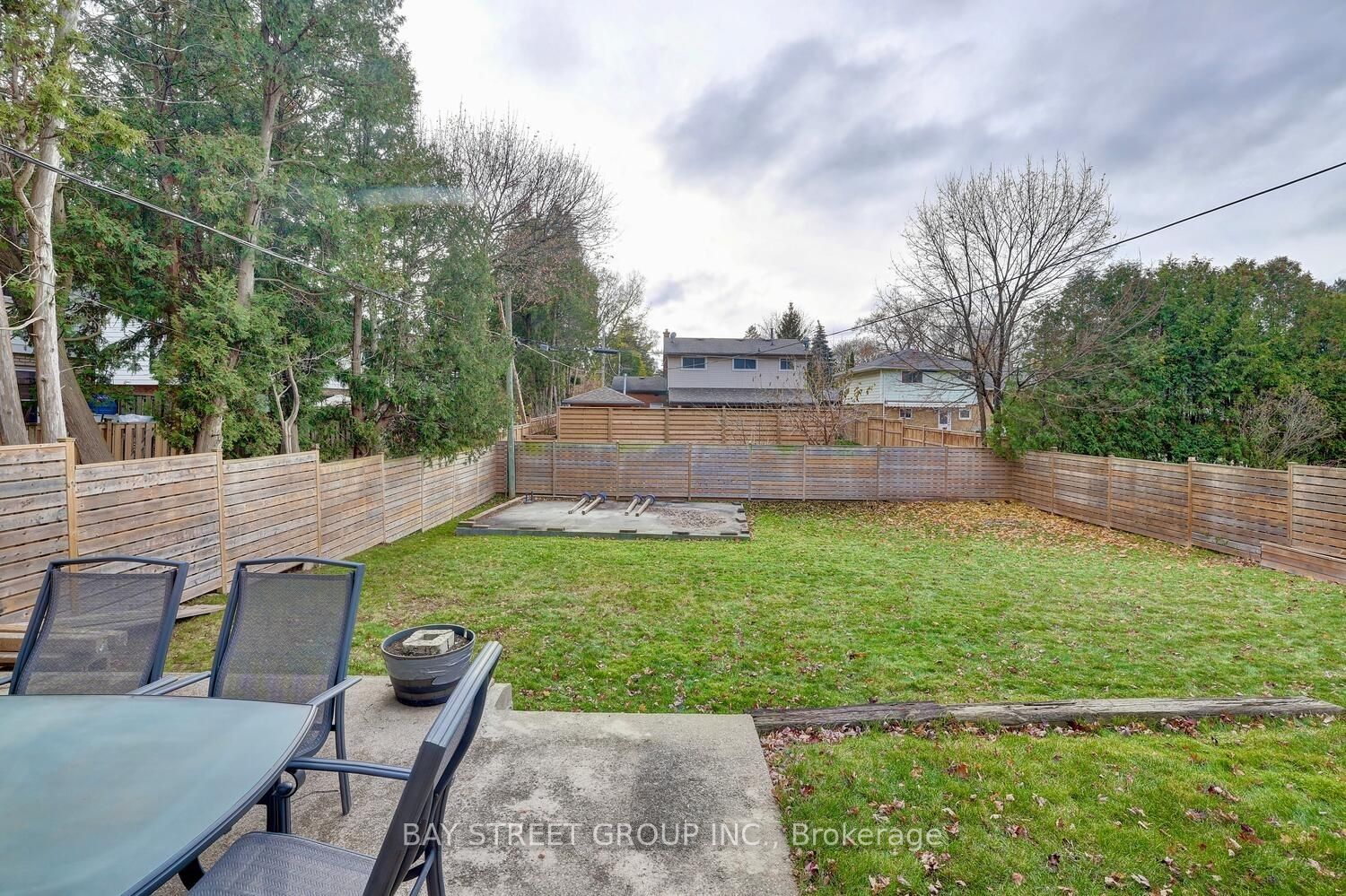 562 Arlington Blvd