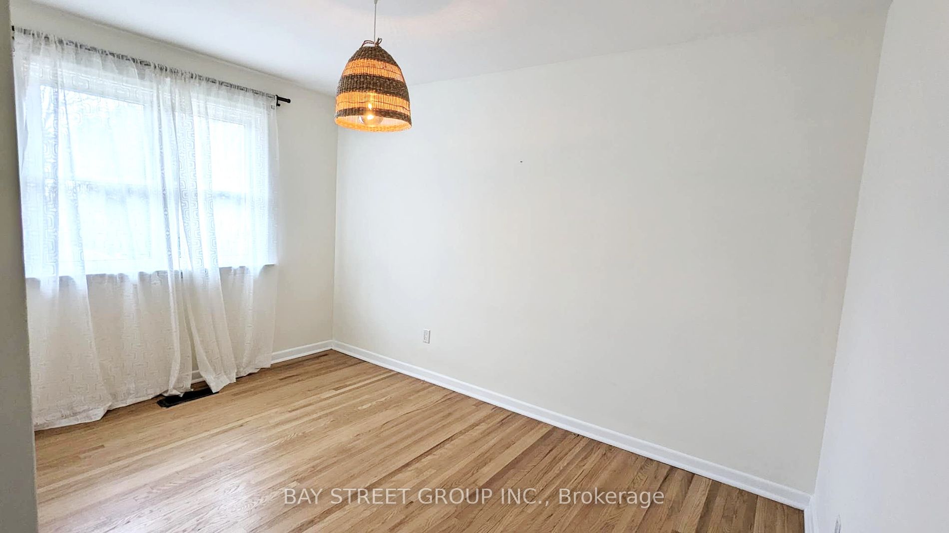562 Arlington Blvd