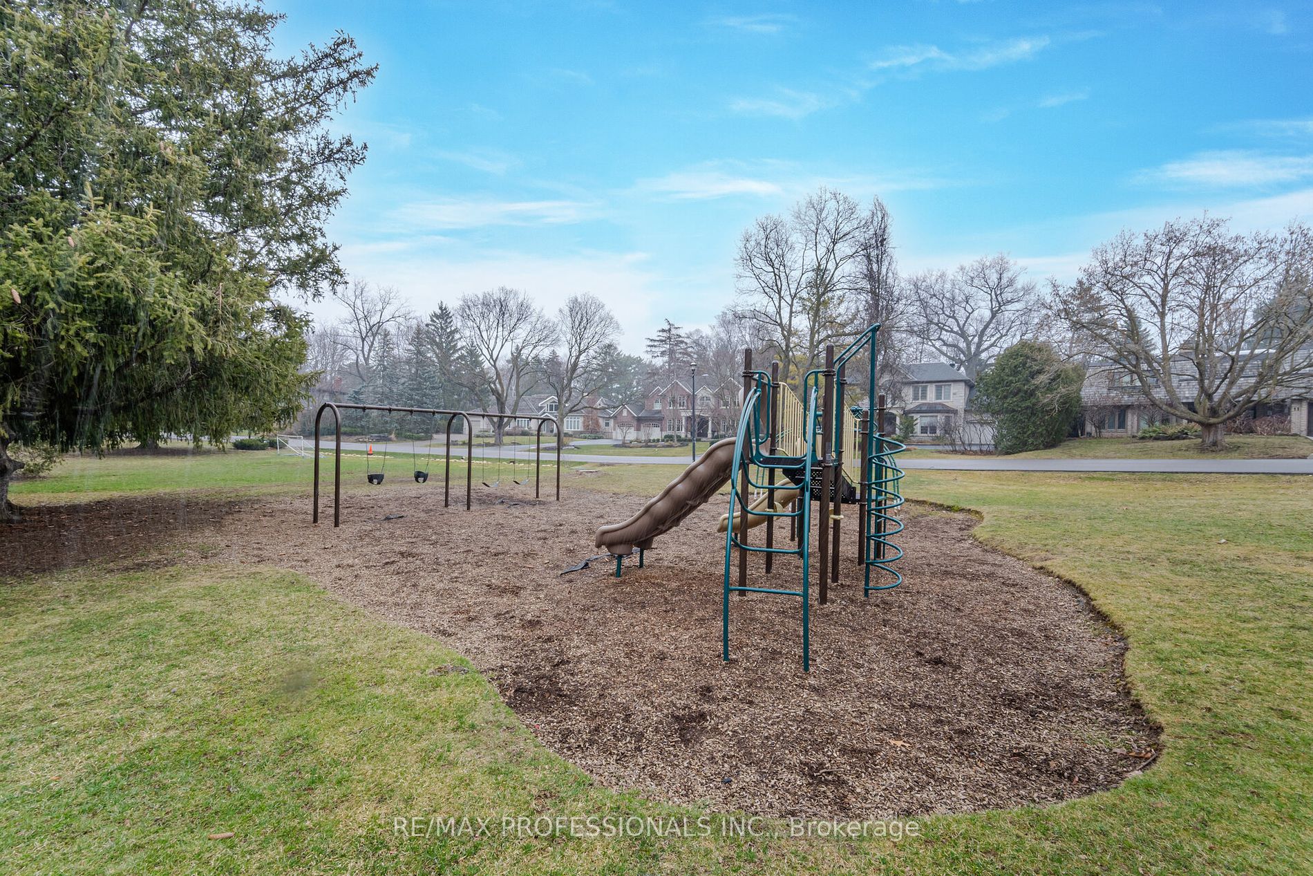 114 Rathburn Rd